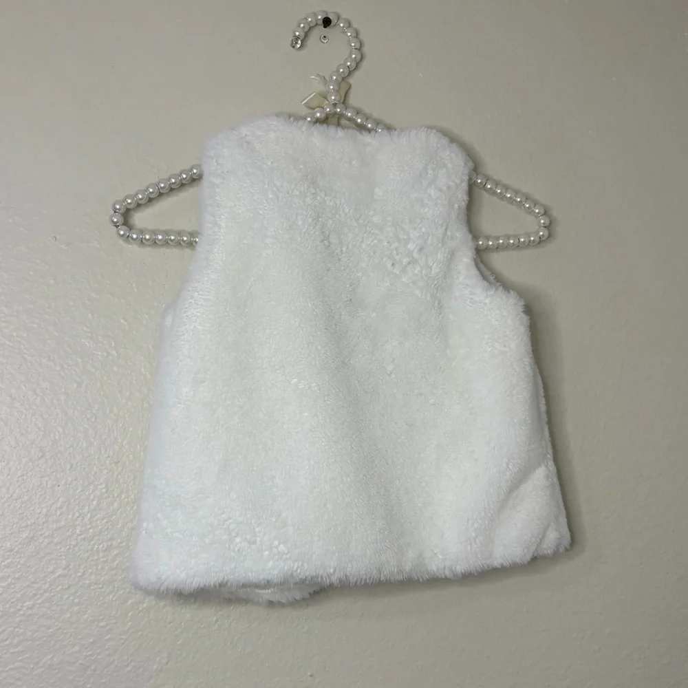 Baby Gap Girls White Faux Fur Open Vest